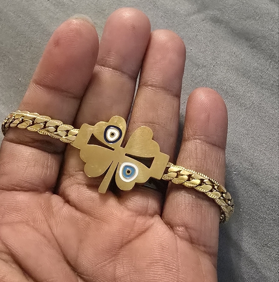 Unbranded Jewelry - Gold Evil Eye Clover Bracelet